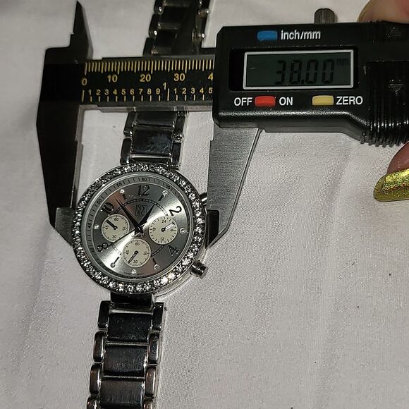 Women’s Brand New Watch NY & C Silvertone with Crystal Bezel & 3 Faux Subdials - Picture 11 of 11